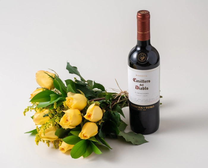 Buquê de 15 Rosas Amarelas e Tinto